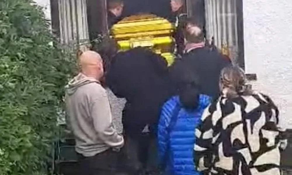 Ιρλανδία: Η υπερπολυτελής, κηδεία γκάγκστερ – Χρυσό φέρετρο και... «κόλλυβα» κοκαΐνης (εικόνες)